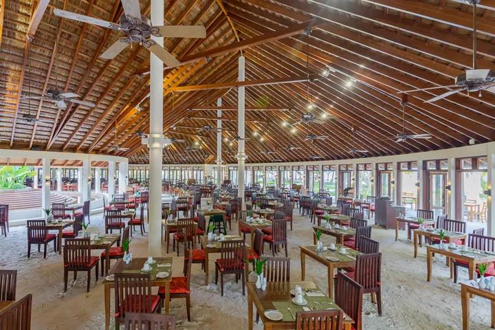 Meeru Island Resort & Spa превью 16