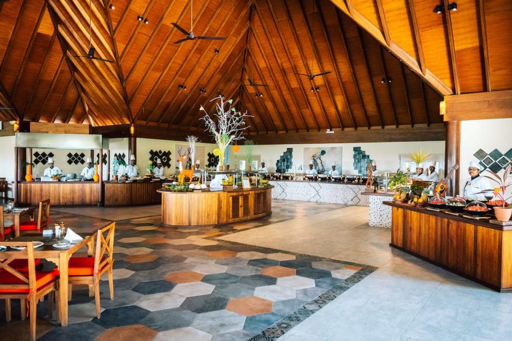Reethi Faru Resort превью 10
